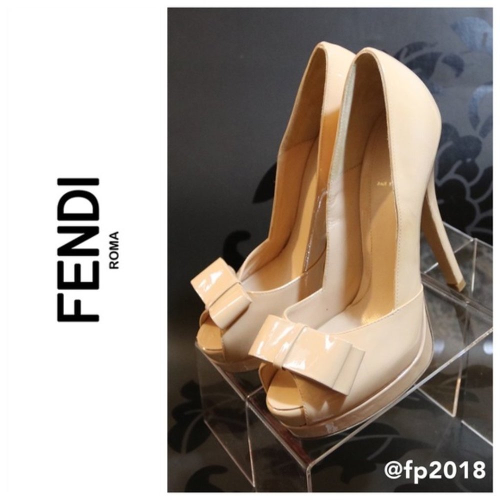 FENDI Nude Bow Patent Peep-Toe Platforms (9B)